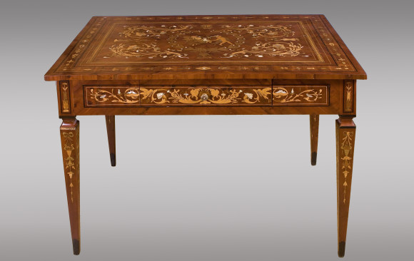 Mesa de centro, tipo Maggiolini<br/>Italiana Hacia 1800