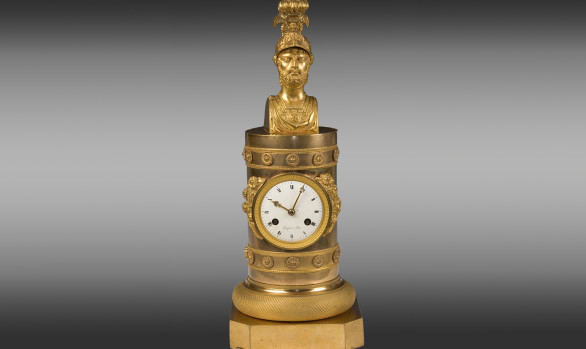 Reloj en bronce dorado<br/>Época Imperio