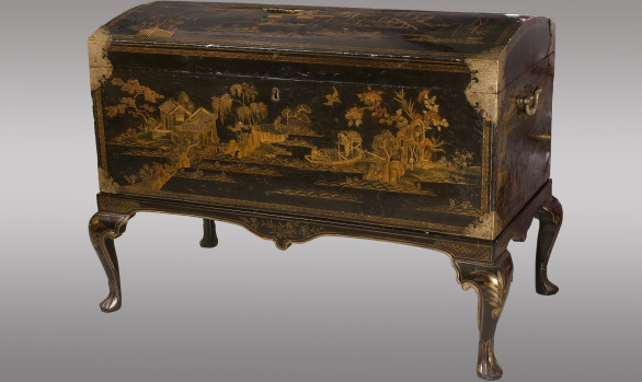 English lacquered Chest<br/>18th. Century