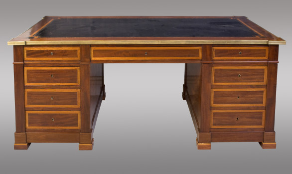 French Pedestal Desk<br/> 19th. Century