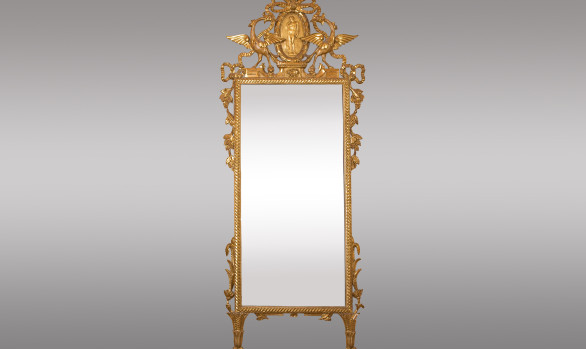 Espejo en madera dorada<br/>Toscana, Italia <br/>Siglo XVIII
