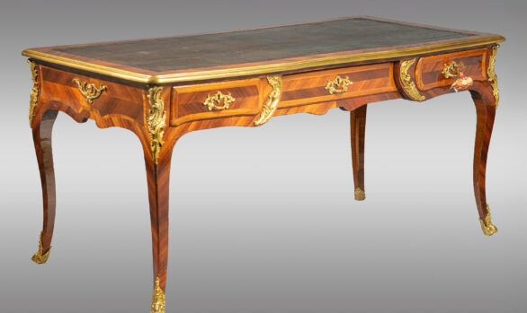 Mesa escritorio Francesa Luis XV<br/>Siglo XVlll